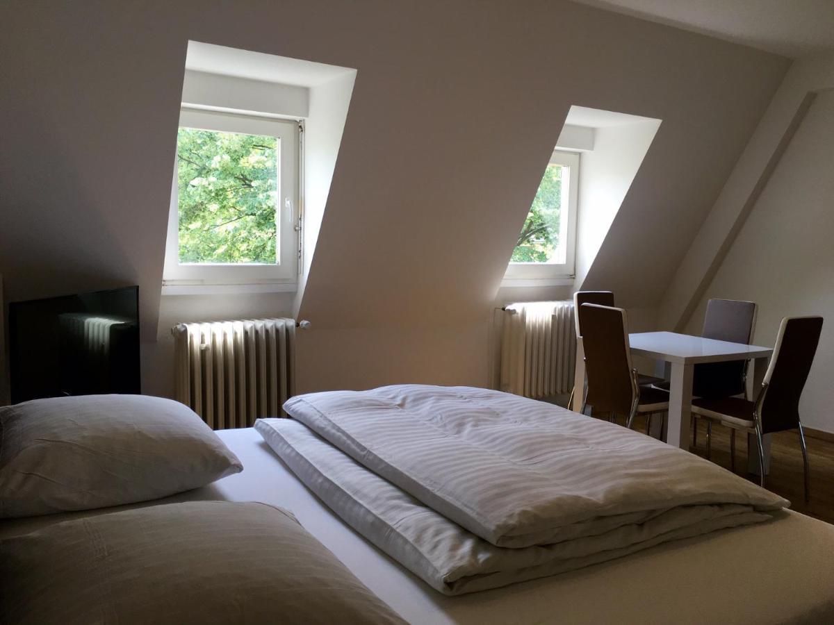 Altstadthotel Hayk Am Rhein Colonia Exterior foto
