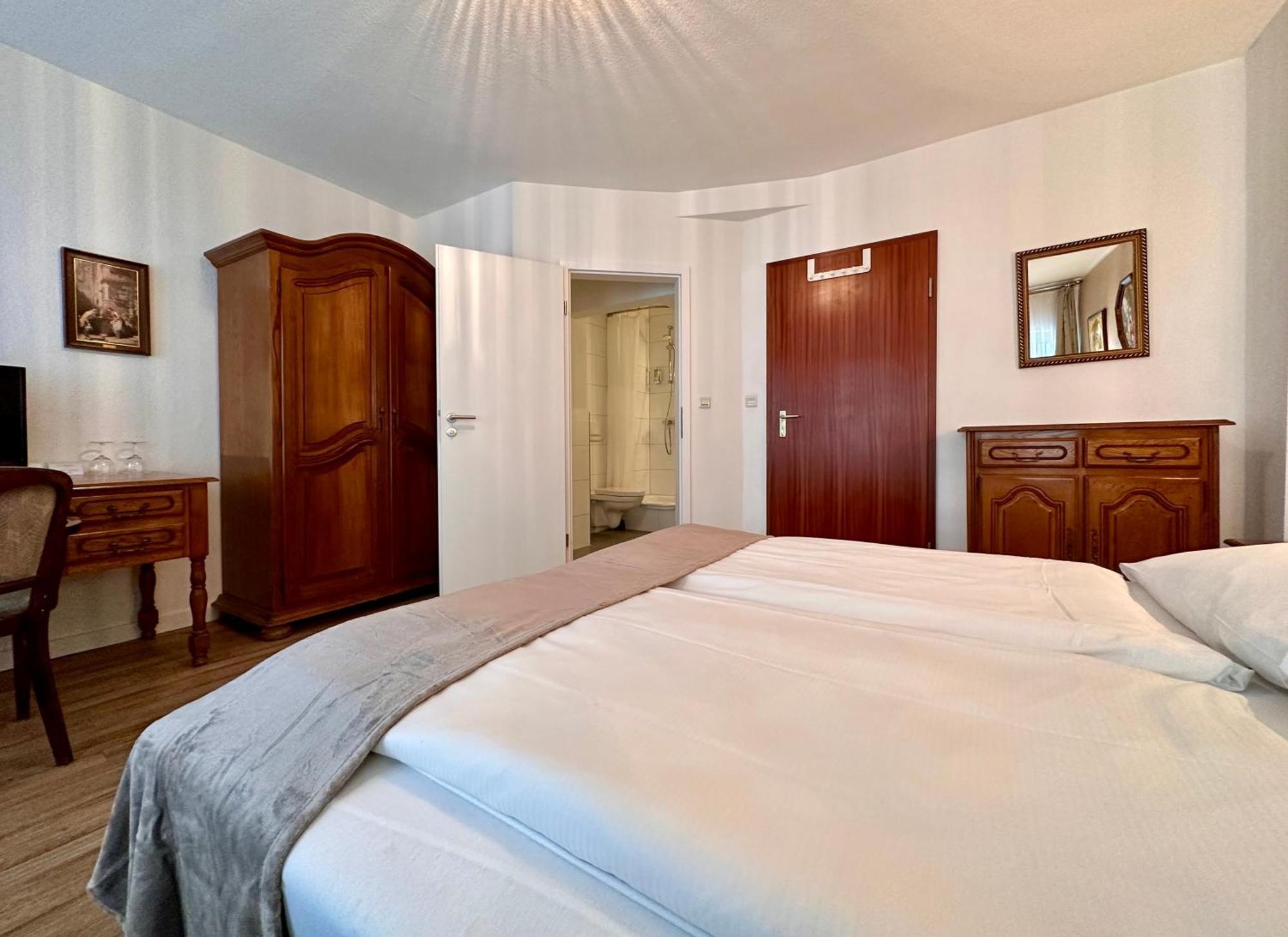 Altstadthotel Hayk Am Rhein Colonia Habitación foto