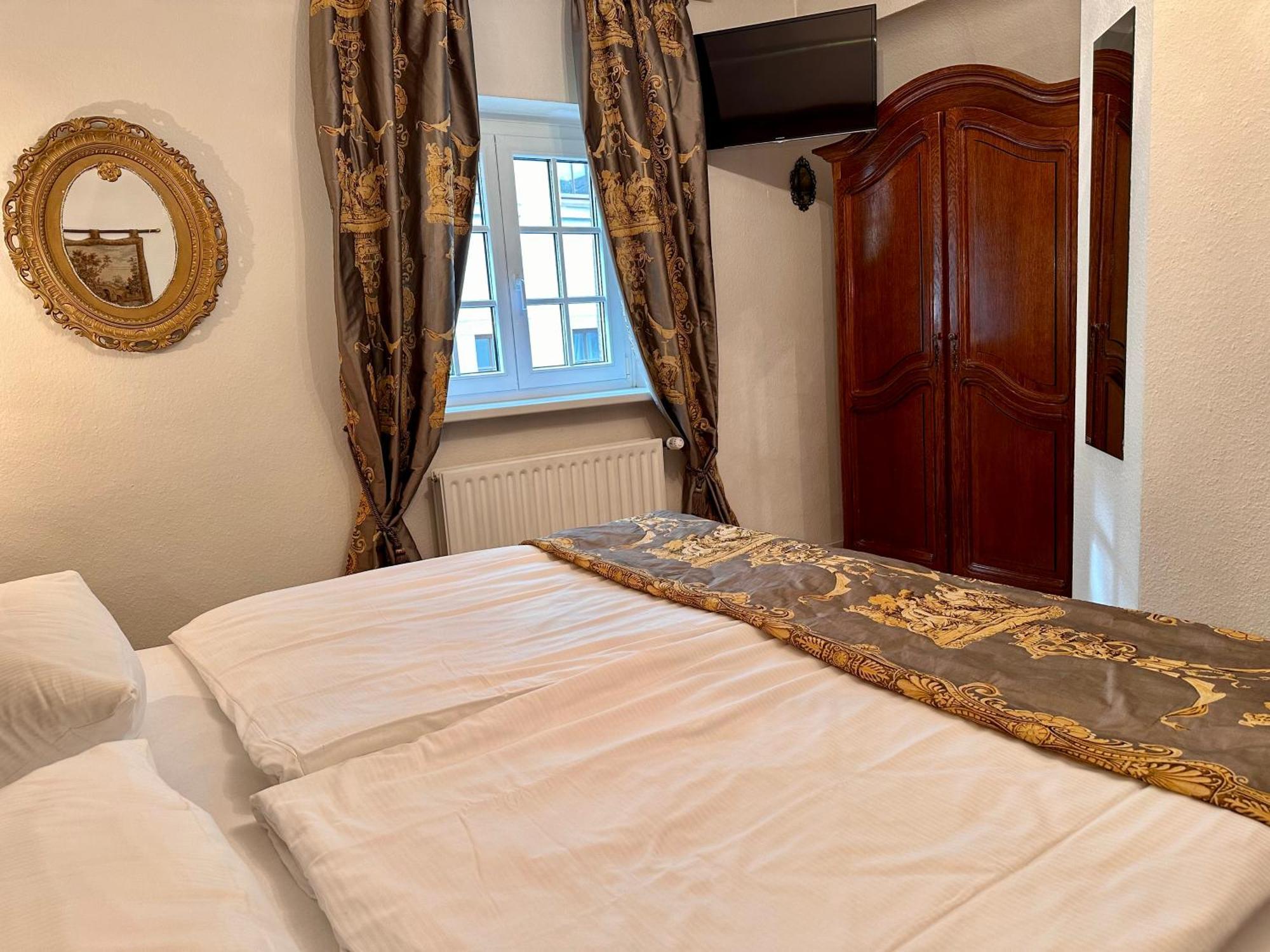 Altstadthotel Hayk Am Rhein Colonia Habitación foto