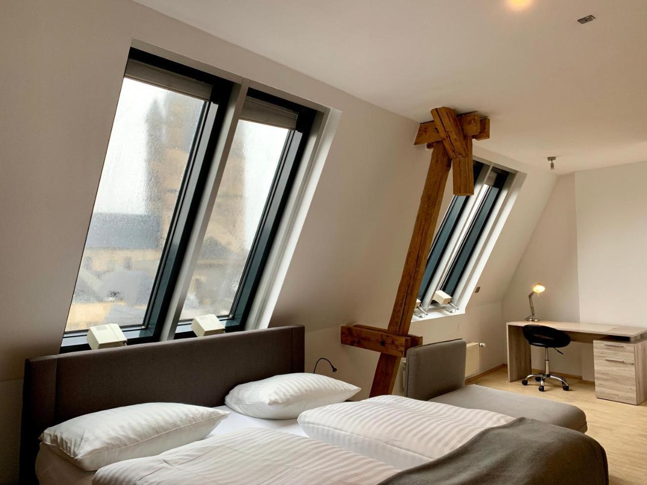 Altstadthotel Hayk Am Rhein Colonia Exterior foto